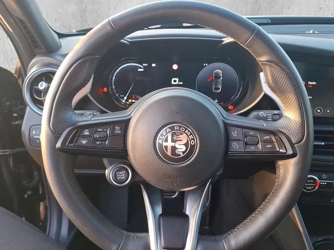 Alfa Romeo Giulia - Thumbnail 10
