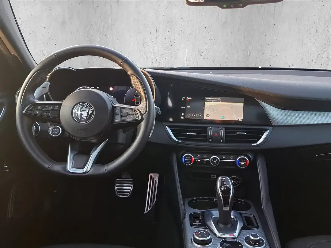 Alfa Romeo Giulia - Thumbnail 13