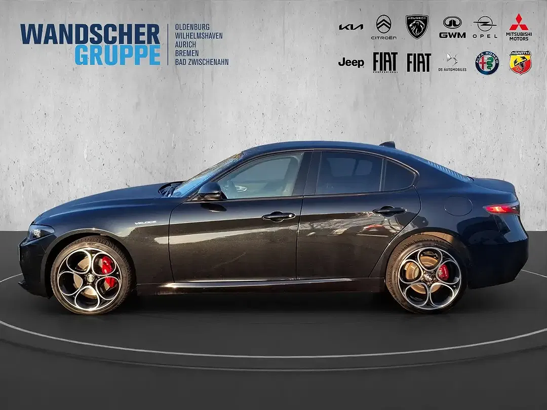 Alfa Romeo Giulia - Thumbnail 2