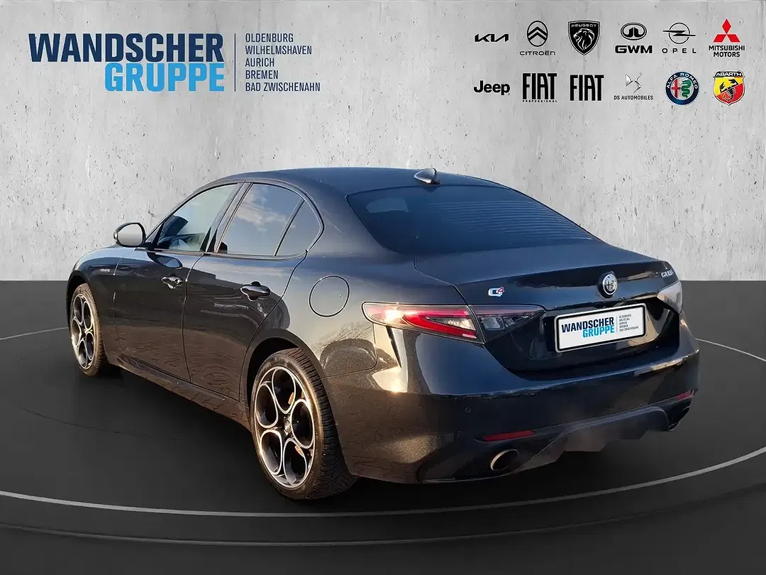 Alfa Romeo Giulia - Thumbnail 3