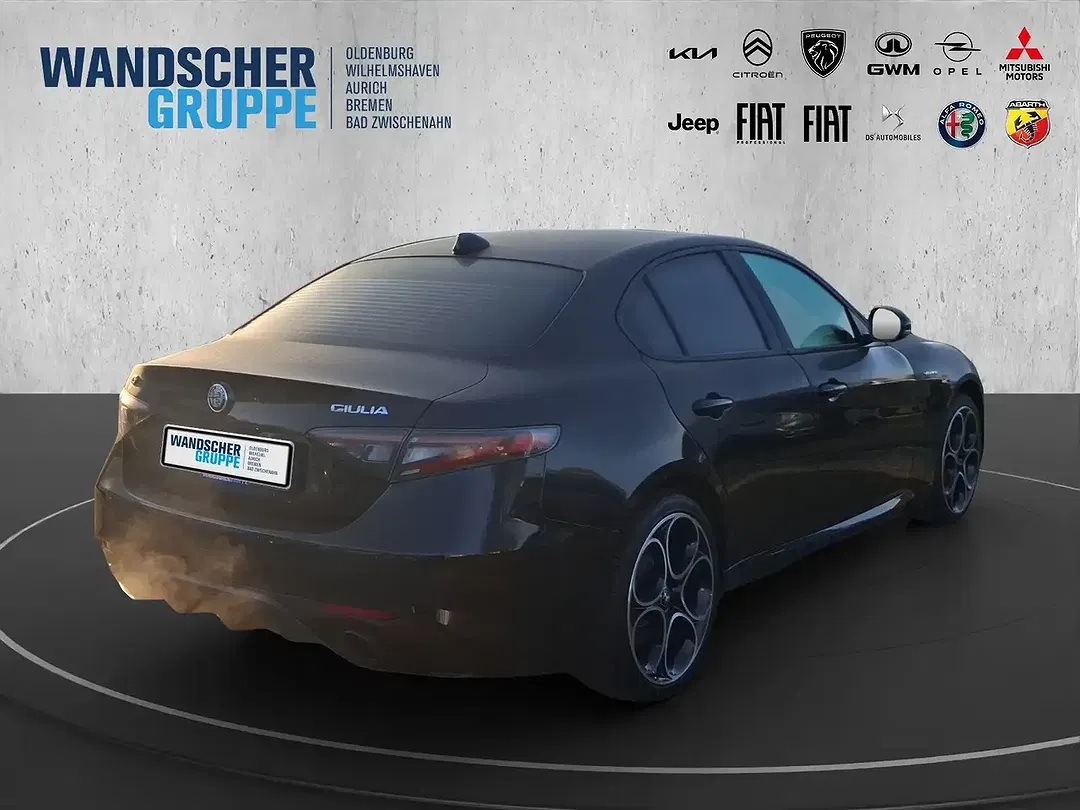 Alfa Romeo Giulia - Thumbnail 5
