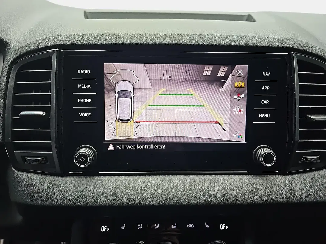 Skoda Karoq - Thumbnail 10