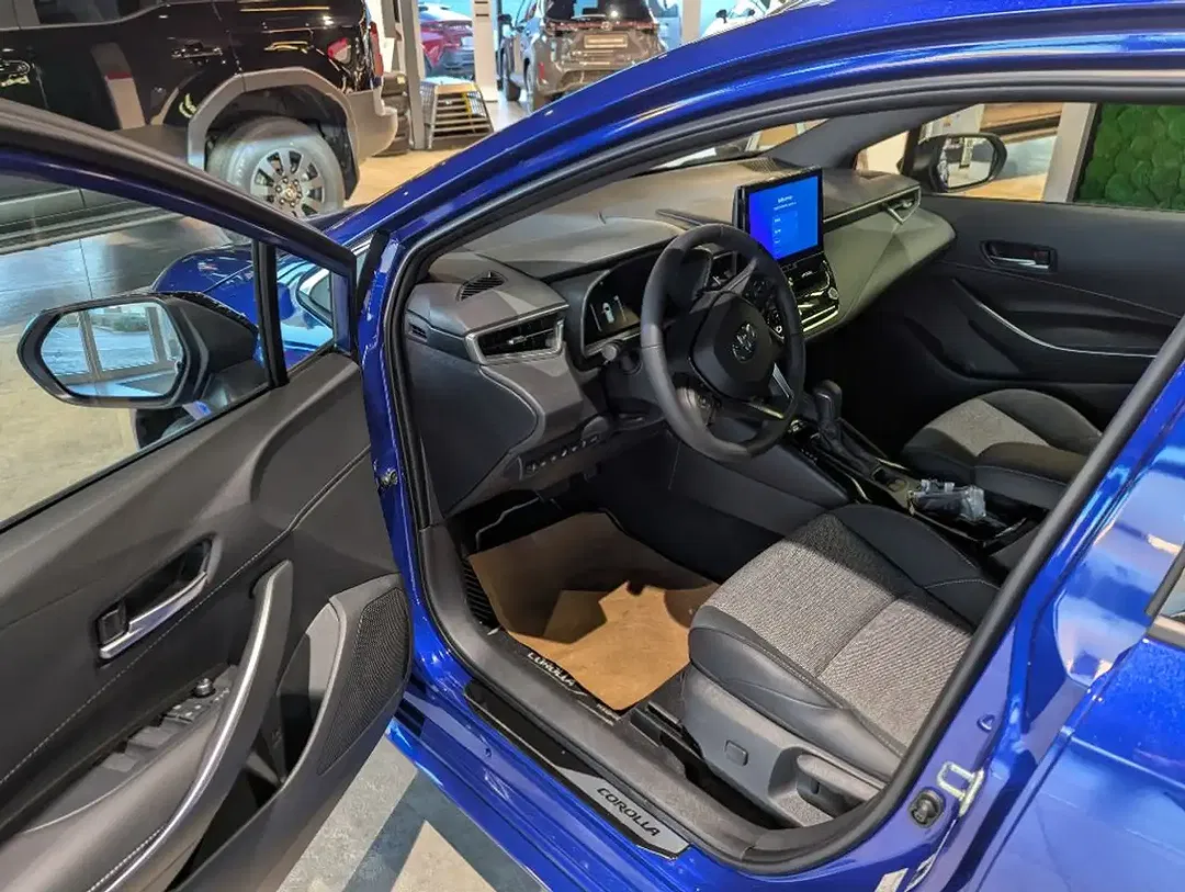Toyota Corolla - Thumbnail 10