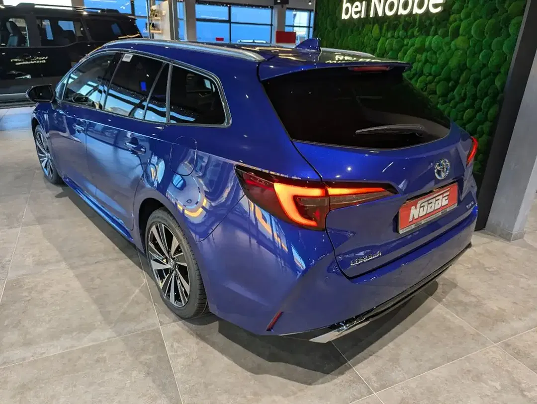 Toyota Corolla - Thumbnail 5