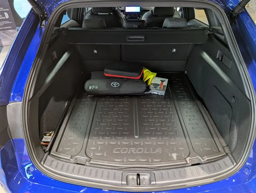 Toyota Corolla - Thumbnail 7