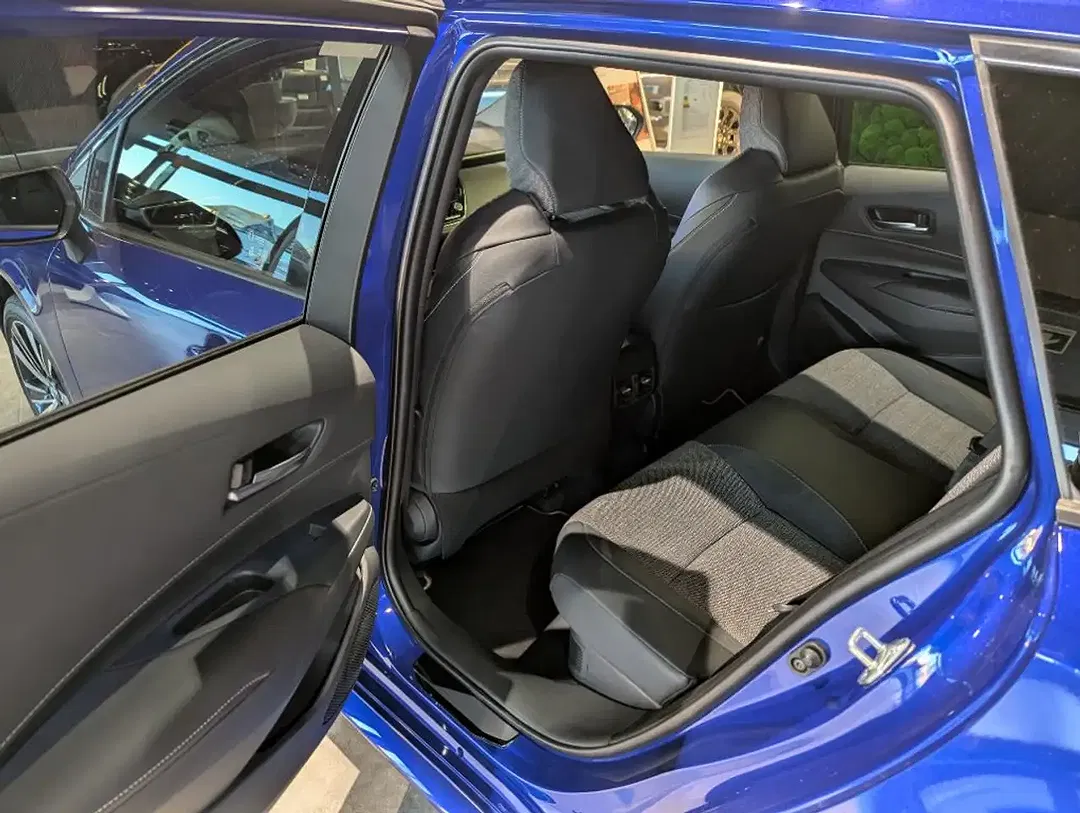 Toyota Corolla - Thumbnail 9