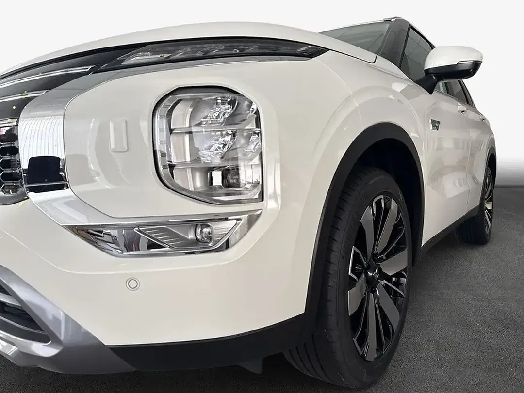 Mitsubishi Outlander - Thumbnail 7