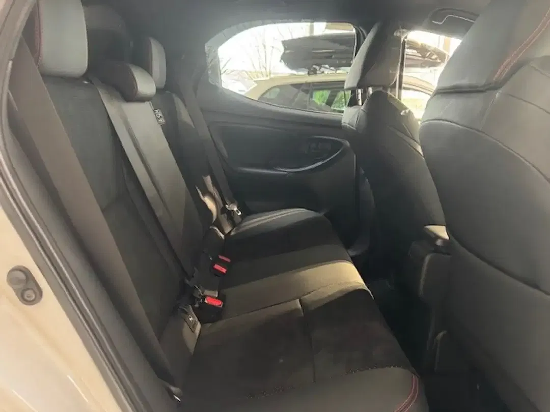 Toyota Yaris - Thumbnail 9