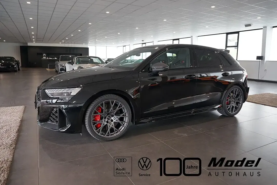 Audi RS3 - Thumbnail 1