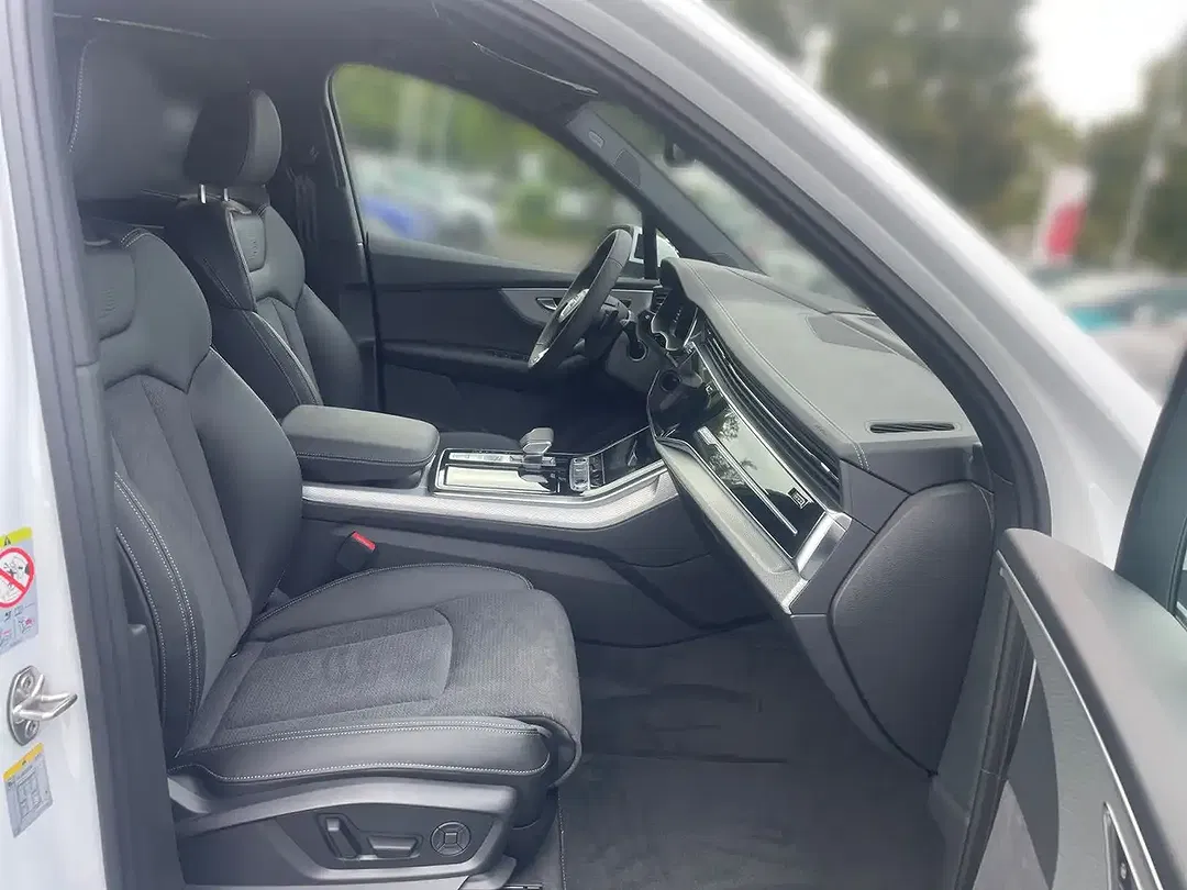 Audi Q7 - Thumbnail 10