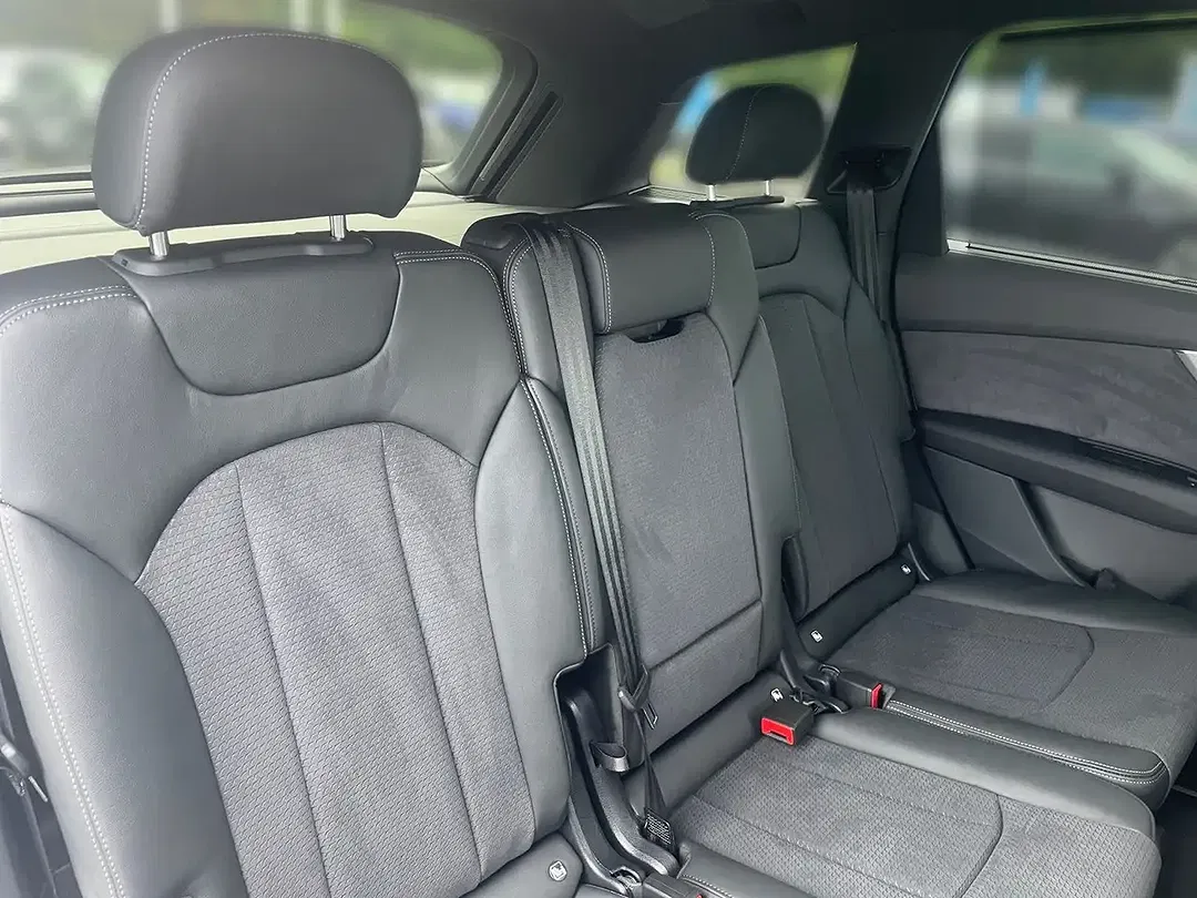 Audi Q7 - Thumbnail 9