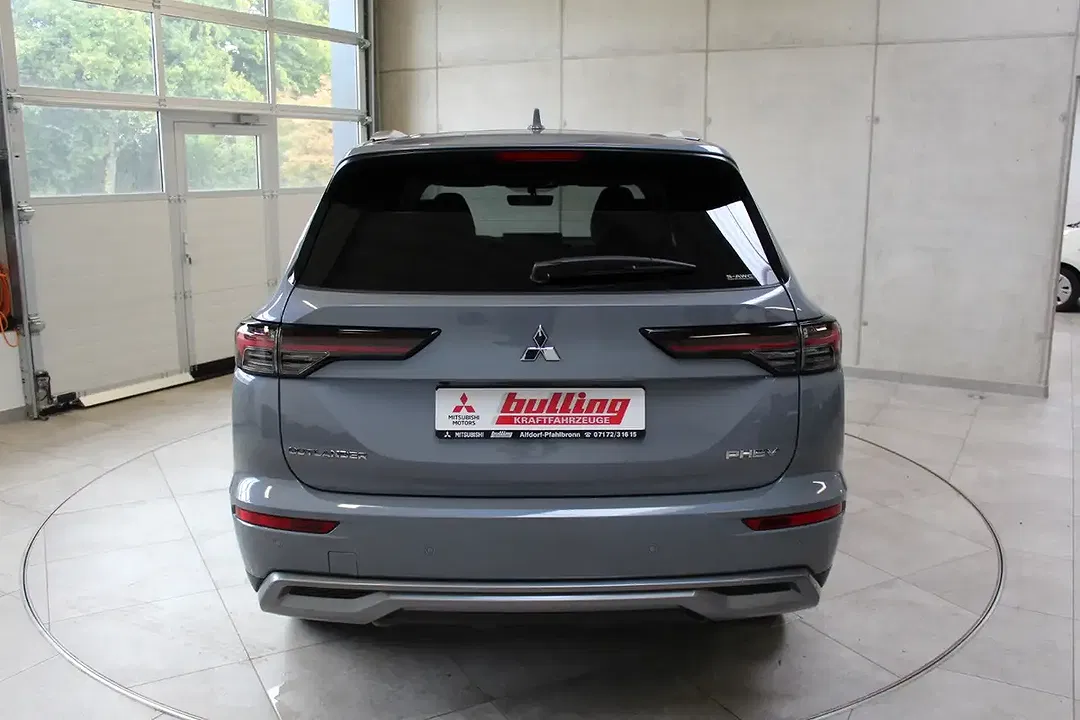 Mitsubishi Outlander - Thumbnail 6