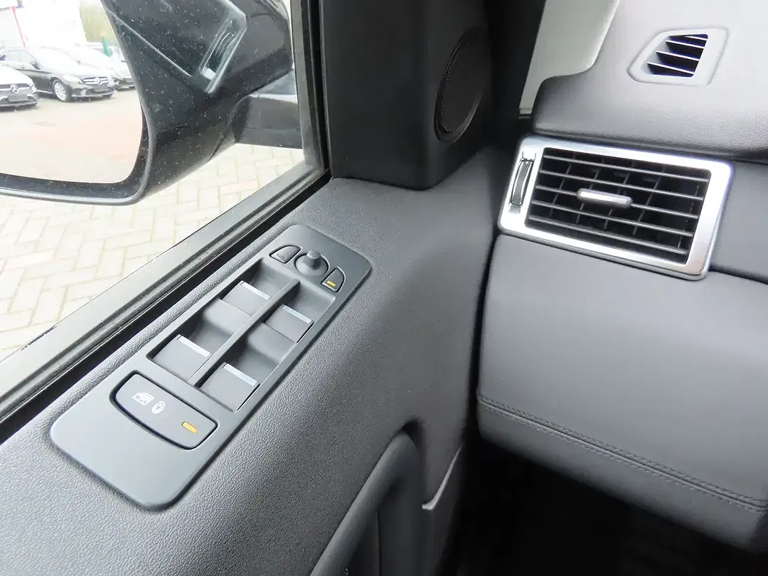 Land Rover Discovery - Thumbnail 15