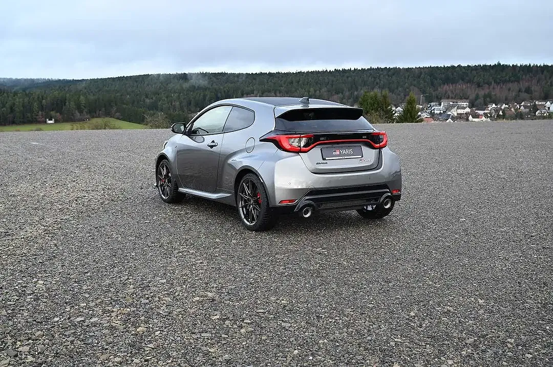 Toyota Yaris - Thumbnail 3