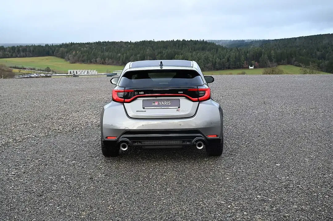 Toyota Yaris - Thumbnail 4