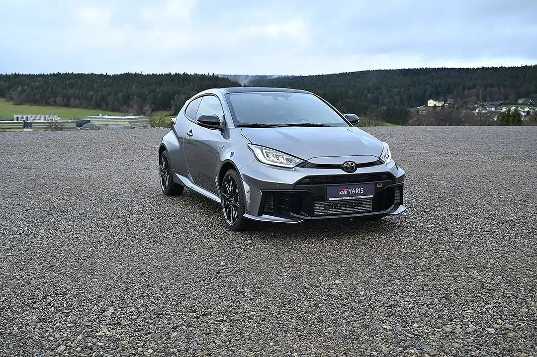 Toyota Yaris - Thumbnail 7