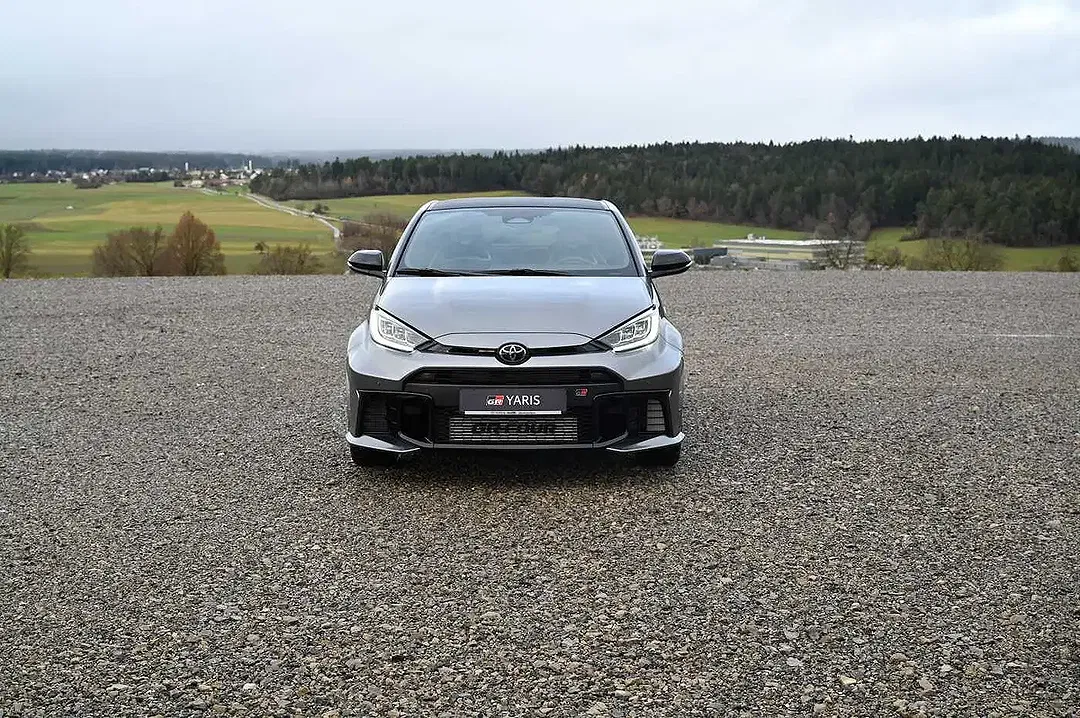 Toyota Yaris - Thumbnail 8