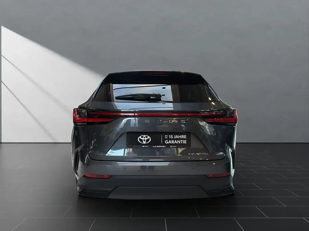 Lexus NX 450h+ - Thumbnail 4