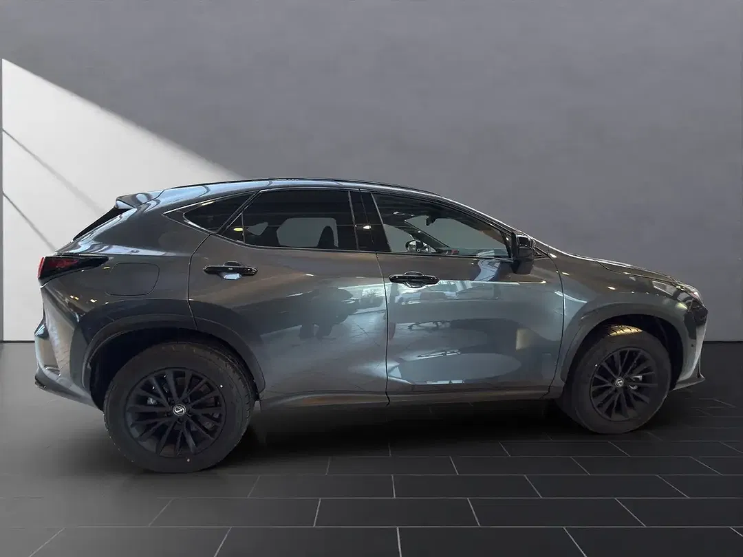 Lexus NX 450h+ - Thumbnail 6