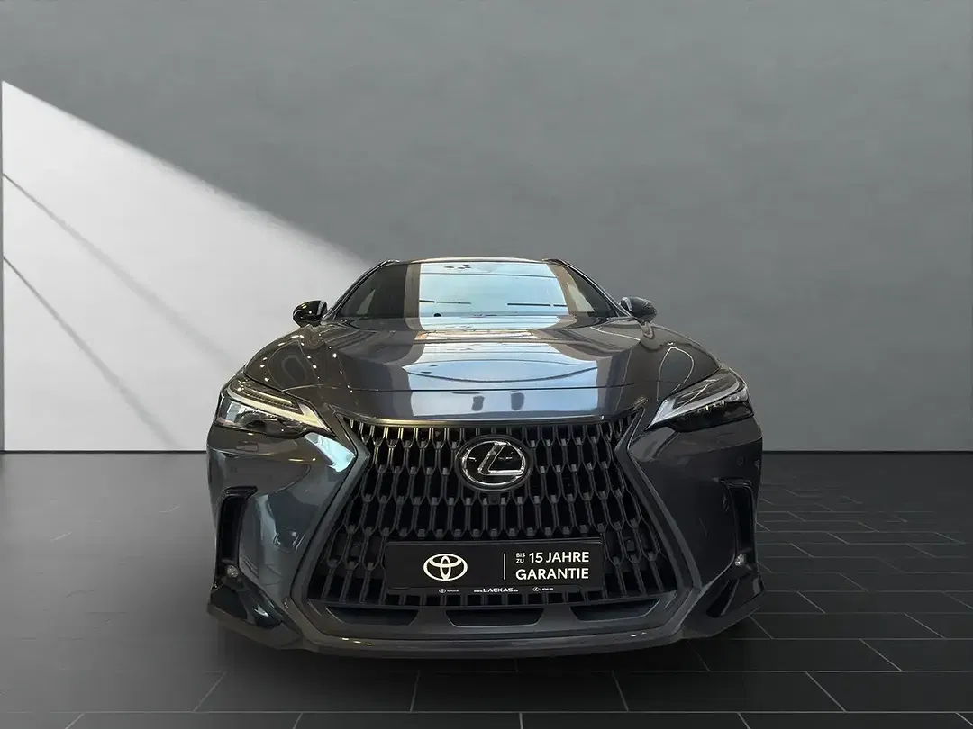 Lexus NX 450h+ - Thumbnail 8