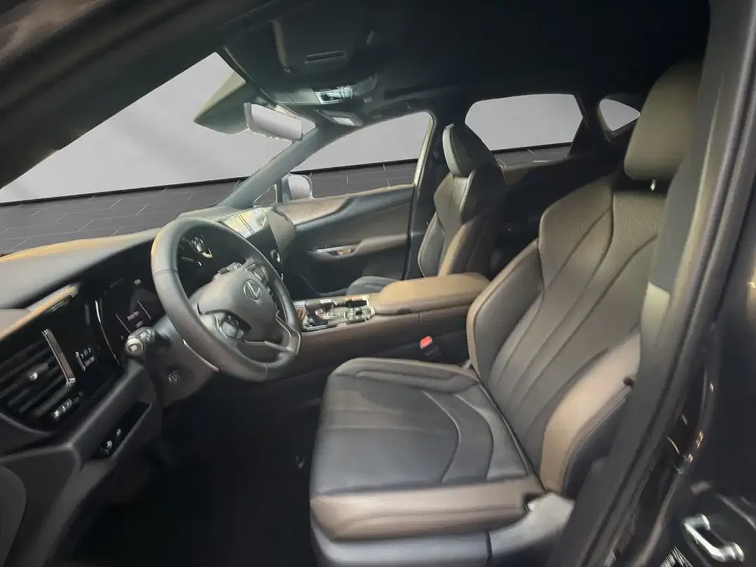 Lexus NX 450h+ - Thumbnail 9