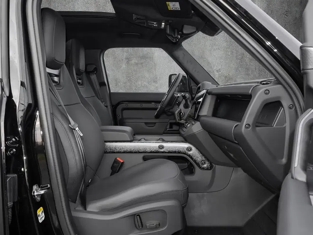 Land Rover Defender - Thumbnail 3