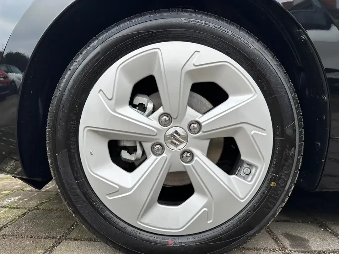 Suzuki Swift - Thumbnail 12