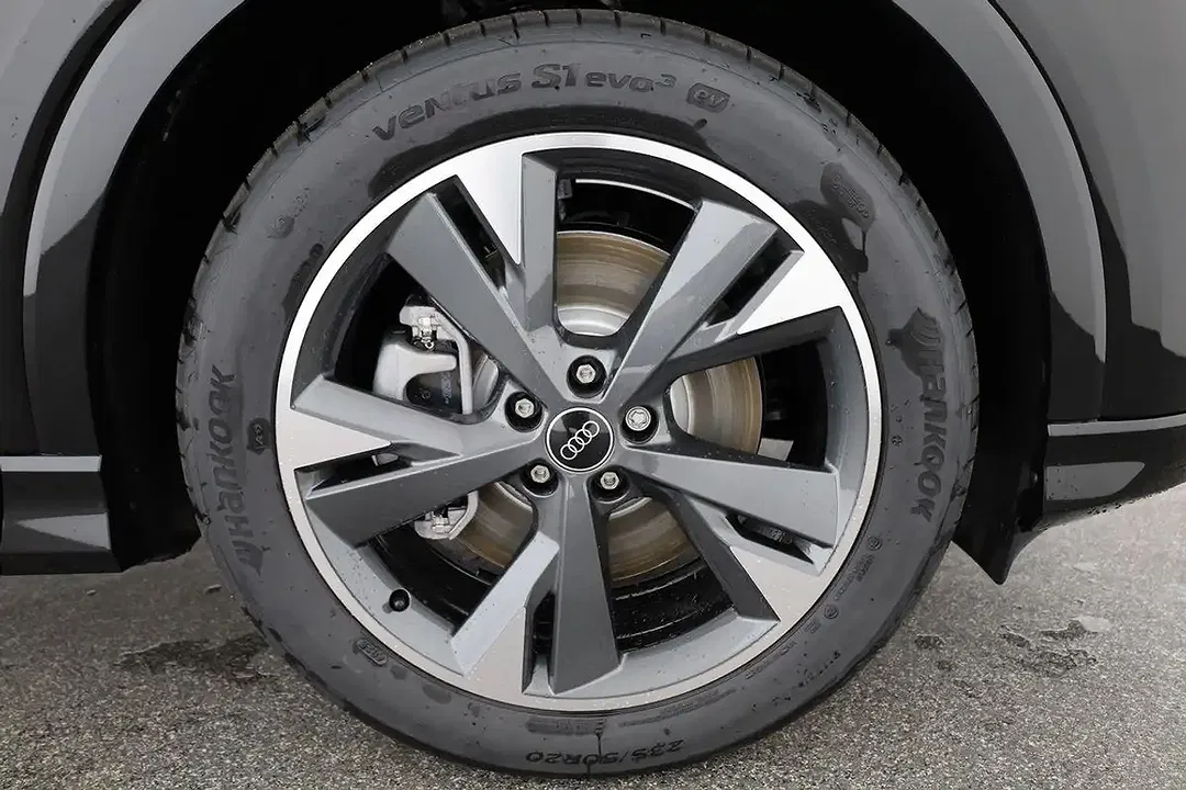Audi Q4 e-tron - Thumbnail 5