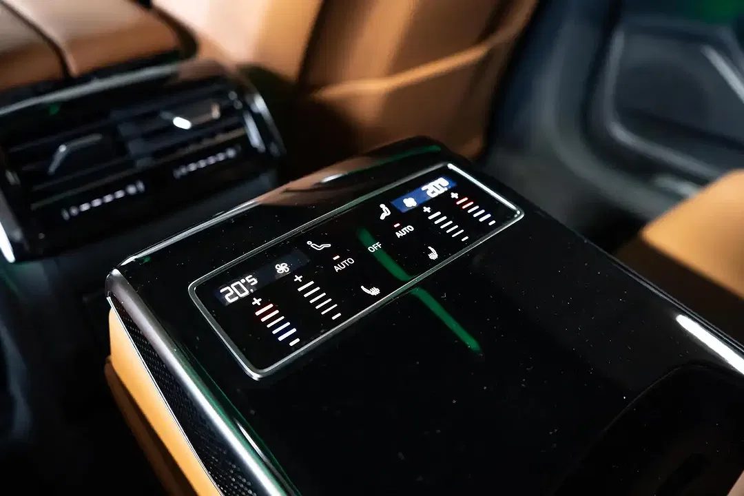 Audi S8 - Thumbnail 27