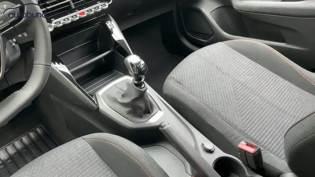 Peugeot 208 - Thumbnail 12