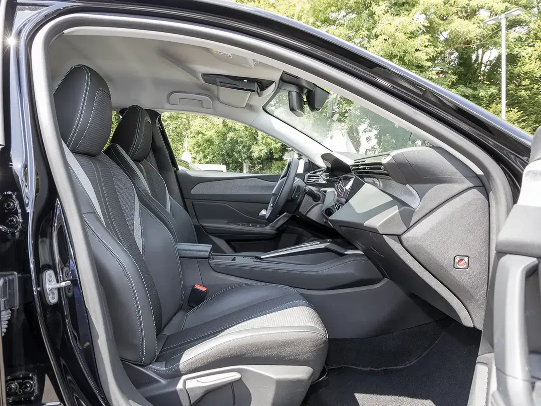 Peugeot 308 - Thumbnail 3