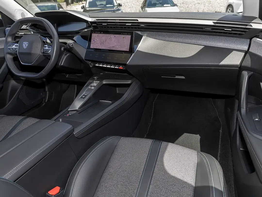 Peugeot 308 - Thumbnail 4