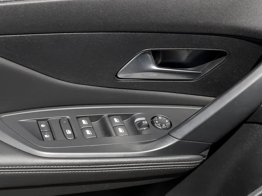 Peugeot 308 - Thumbnail 9