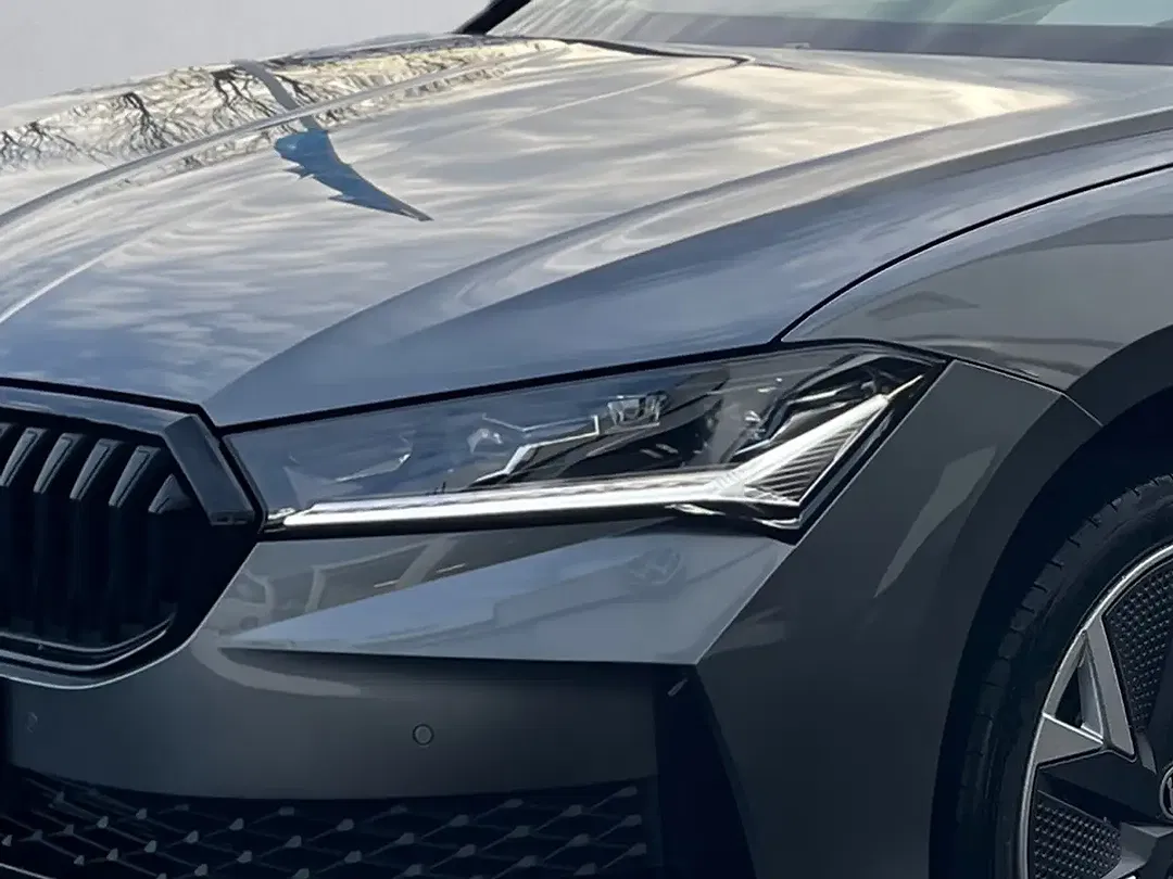 Skoda Superb - Thumbnail 2