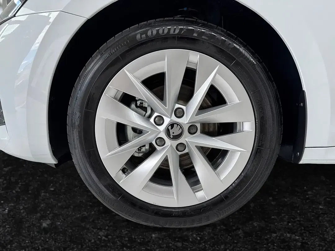 Skoda Octavia - Thumbnail 13