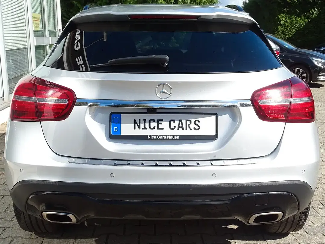 Mercedes-Benz GLA 200 - Thumbnail 4