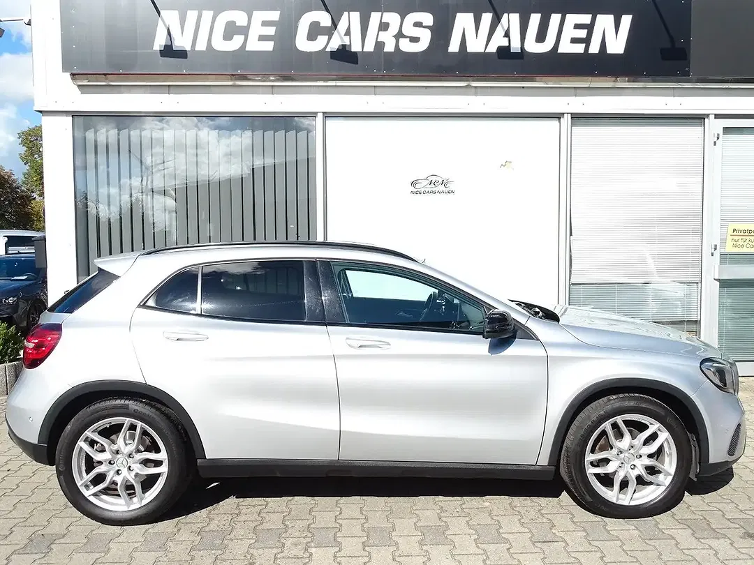Mercedes-Benz GLA 200 - Thumbnail 6