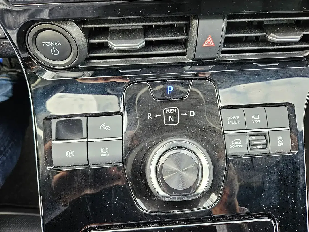 Subaru Solterra - Thumbnail 12
