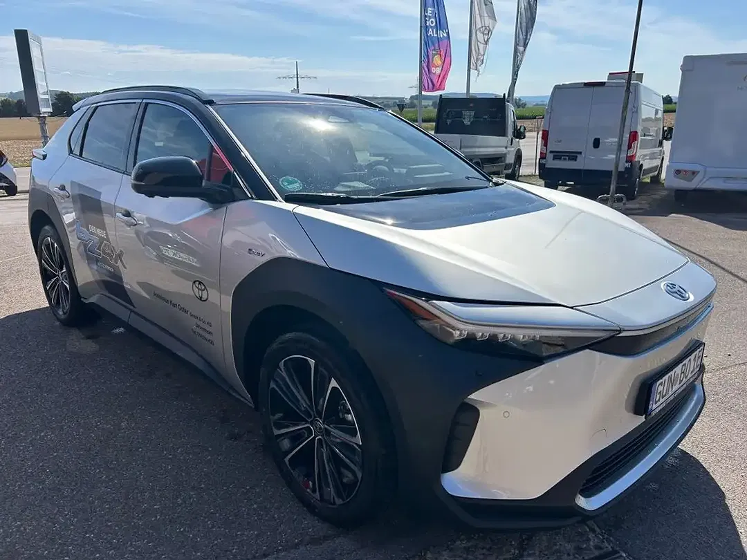 Toyota bZ4X - Thumbnail 7