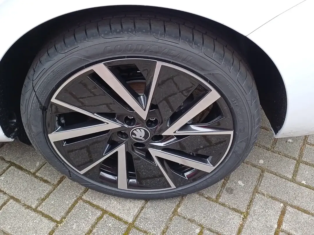 Skoda Scala - Thumbnail 5
