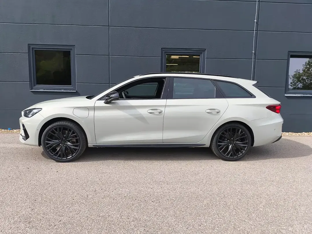 CUPRA Leon - Thumbnail 5