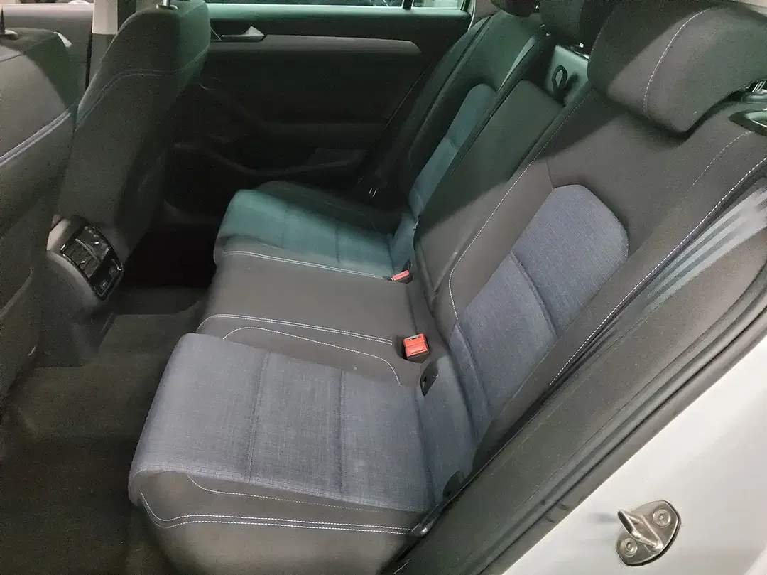 Volkswagen Passat Variant - Thumbnail 12