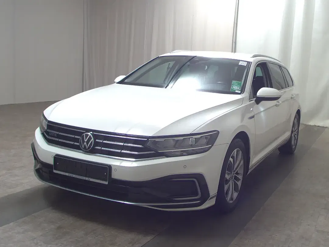 Volkswagen Passat Variant - Thumbnail 2