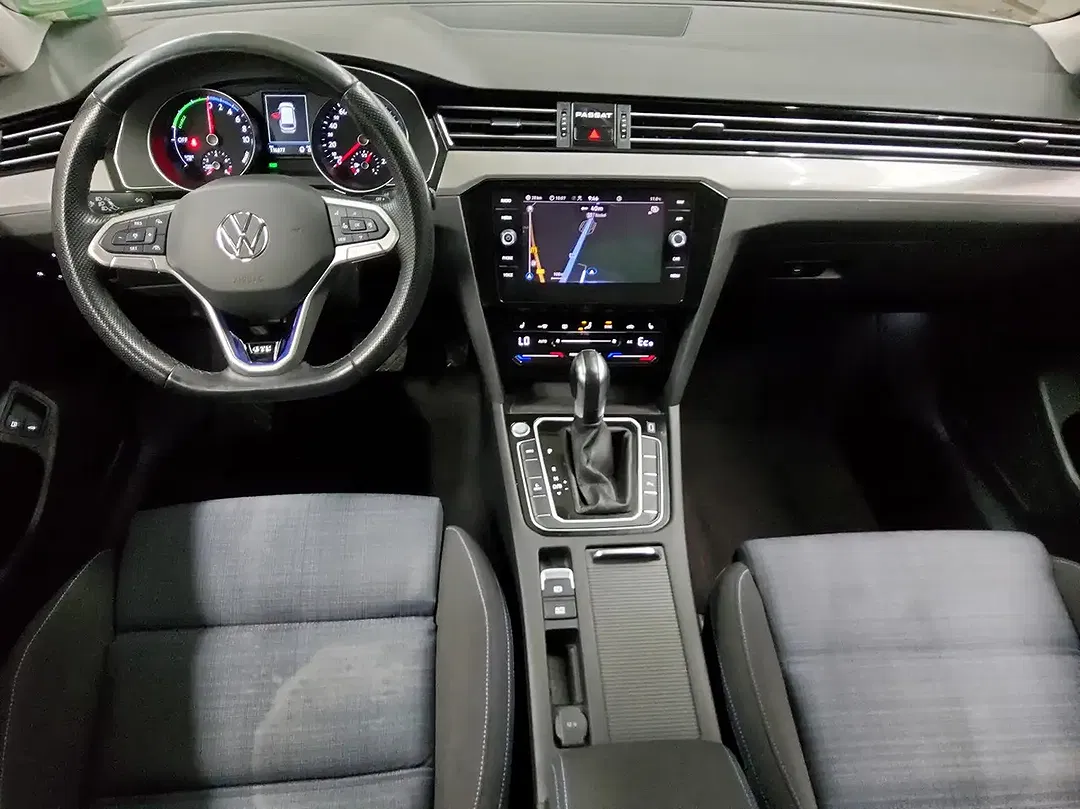 Volkswagen Passat Variant - Thumbnail 4