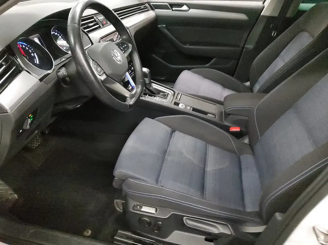 Volkswagen Passat Variant - Thumbnail 7