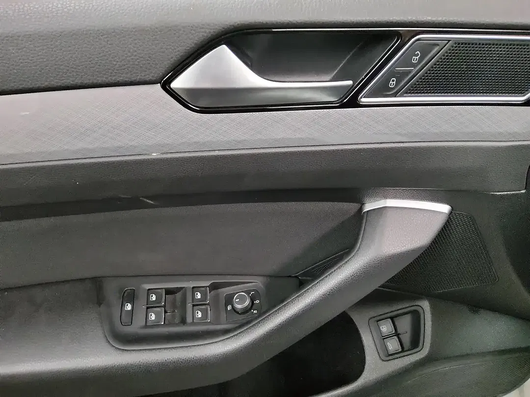 Volkswagen Passat Variant - Thumbnail 8