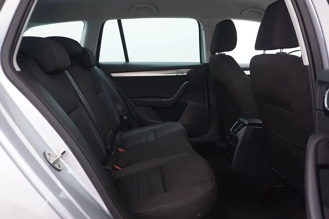 Skoda Octavia - Thumbnail 15