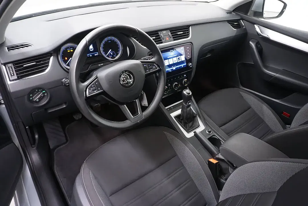 Skoda Octavia - Thumbnail 4