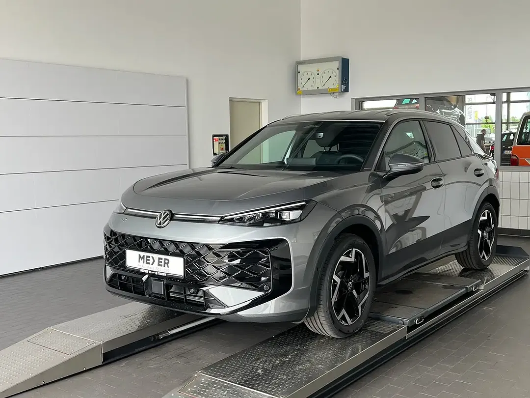 Volkswagen T-Roc - Thumbnail 1