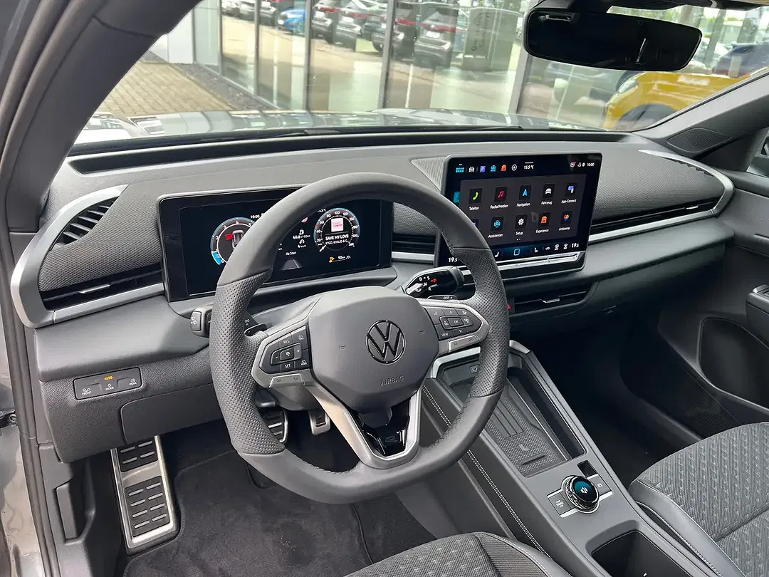 Volkswagen T-Roc - Thumbnail 7